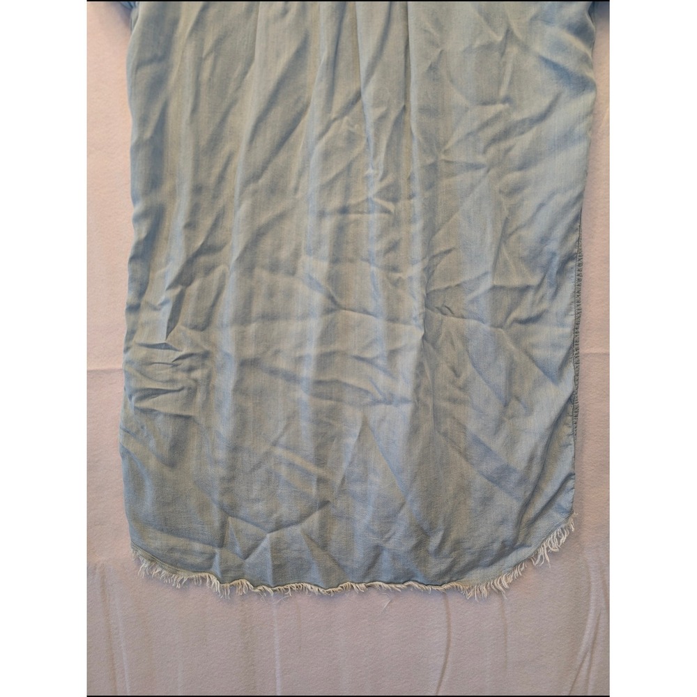 Thread & Supply Light Wash Lyocell Chambray Shirt Dress Frayed Hem Size Medium - Picture 12 of 15